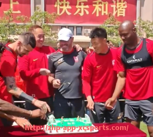 杏彩体育-英超联赛中8号球员的完整名单及关键数据统计