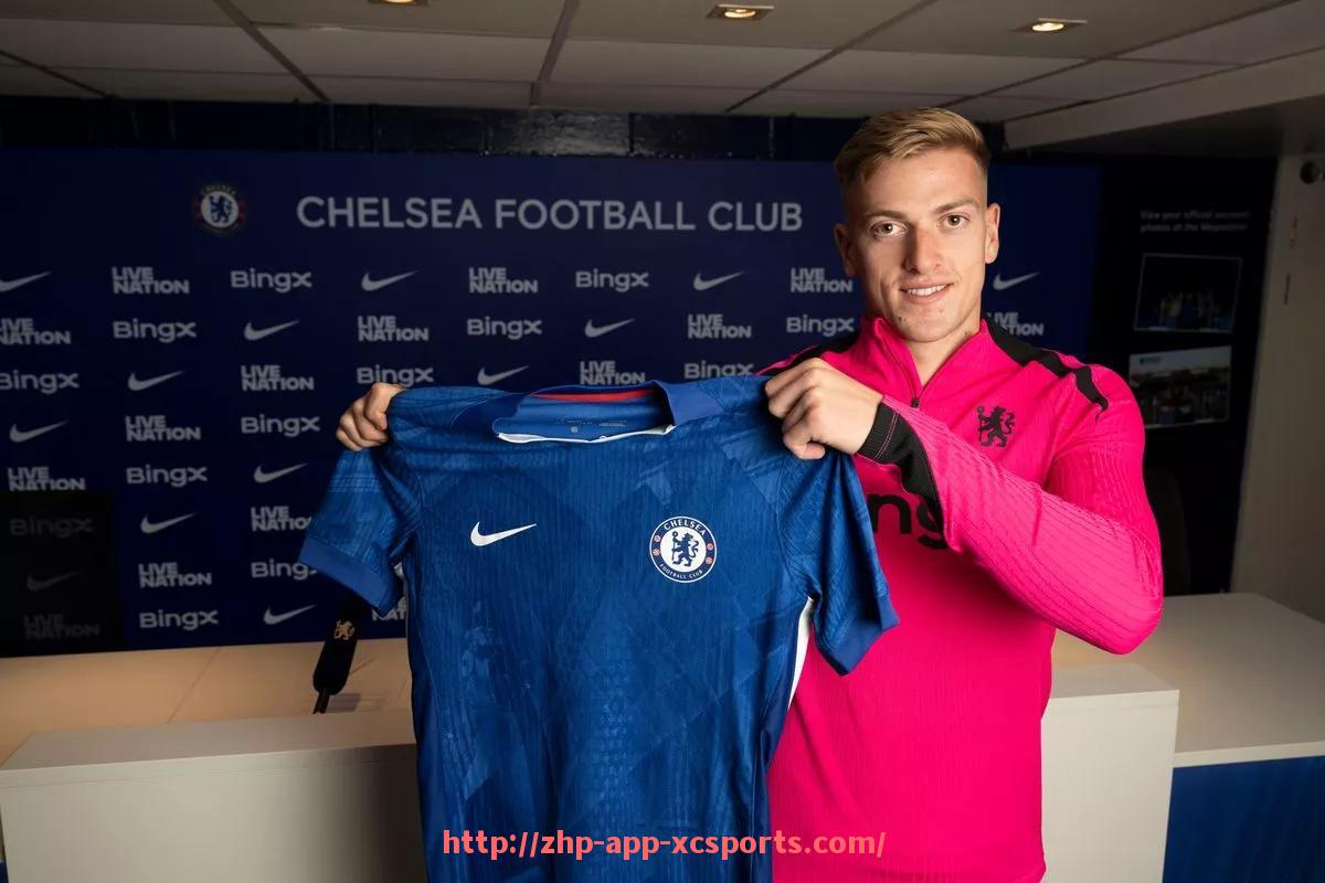 杏彩体育-世俱杯在虎扑引发激烈讨论：球迷观点分歧与深度分析交锋